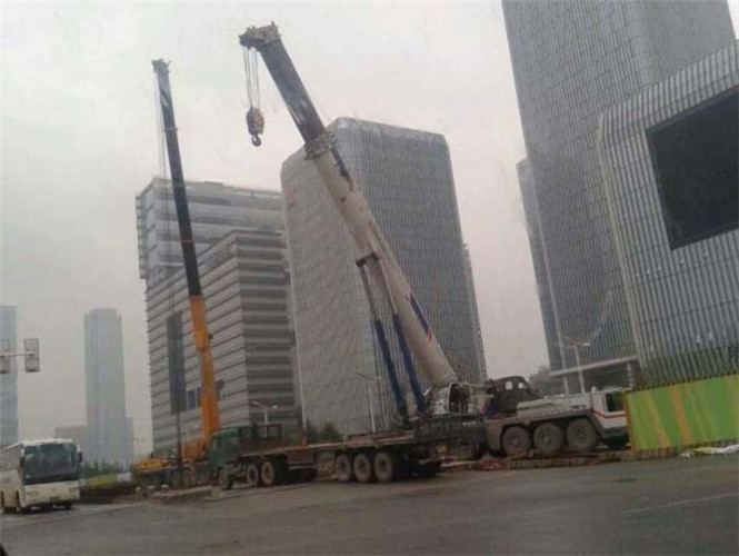 泉州市“自动找平”—— 吊车的 “平地神器” 技术